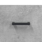 Highboard betong grå 69,5x34x180 cm konstruert tre
