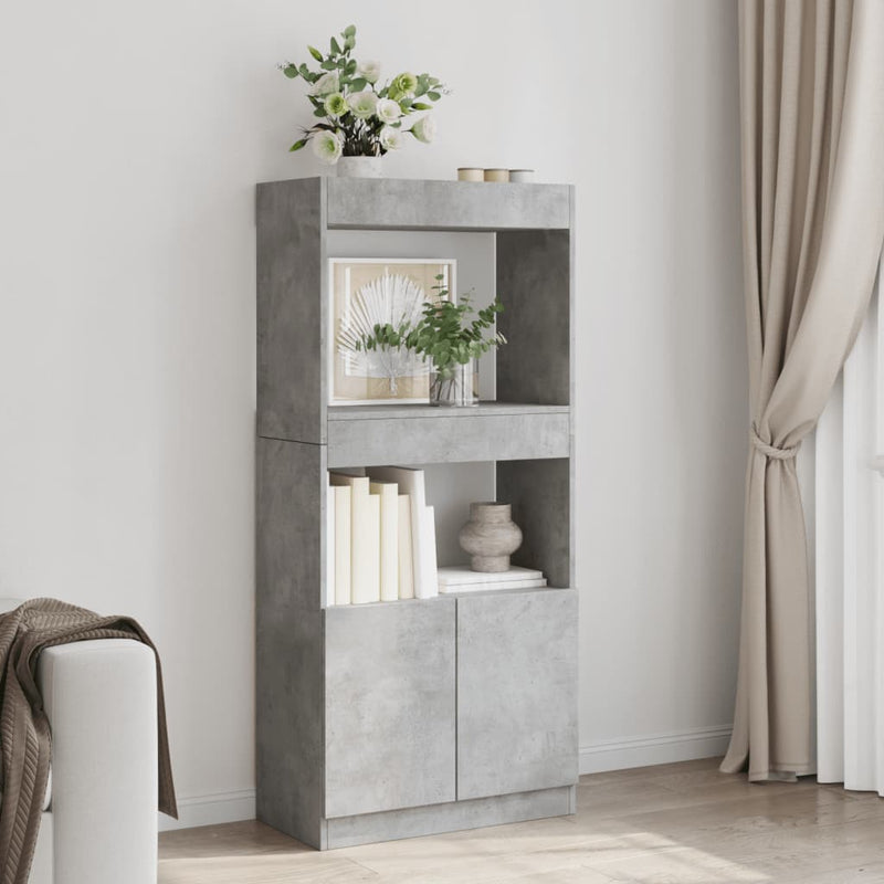 Highboard betonggrå 63x33x140 cm konstruert tre