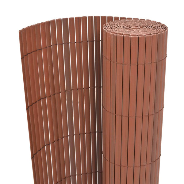 Dobbelsidet hagegjerde PVC 90x500 cm brun