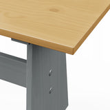 Spisebord med benk honningbrun og grå heltre furu